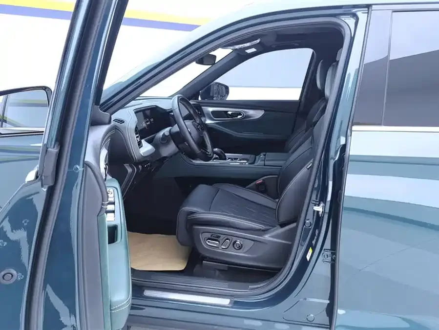 GAC Trumpchi GS8 Trumpchi GS8 2022 Dual Engine Series 2.0TM 2WD Premium Edition (7 Seaters) 2022 — миниатюра 3