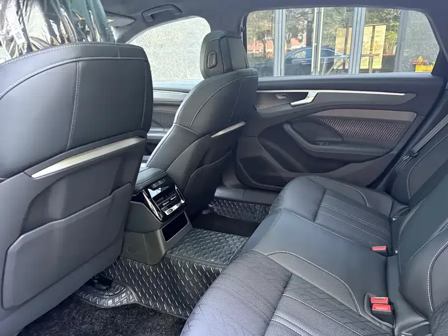 Audi A6L 2026 2.0T quattro Premium 2026 — миниатюра 5