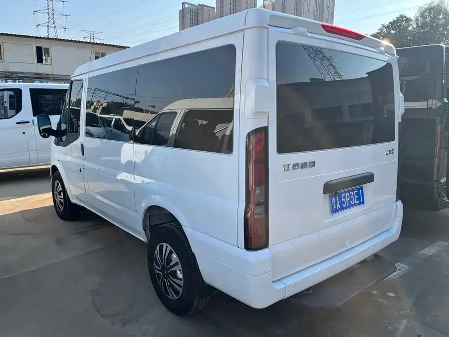 Jiangling Fushun Jiangling Fushun 2023 2.0T automatic short-axle low-top commercial multi-purpose passenger car 6 seats lift tailgate 2024 — миниатюра 3