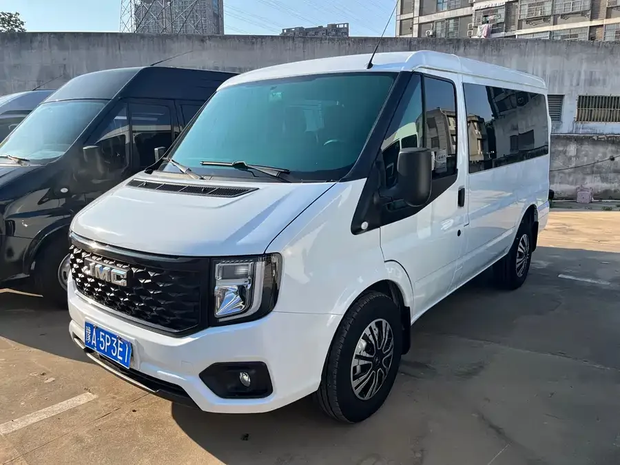 Jiangling Fushun Jiangling Fushun 2023 2.0T automatic short-axle low-top commercial multi-purpose passenger car 6 seats lift tailgate 2024 — фото 1, купить с доставкой в Москву