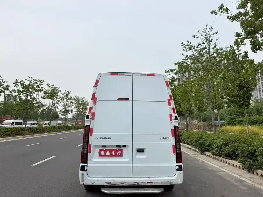 Jiangling Fushun Jiangling Fushun 2022 2.0T Manual Transmission Van, Long Wheelbase, High Roof, 3 Seats 2024 — миниатюра 3