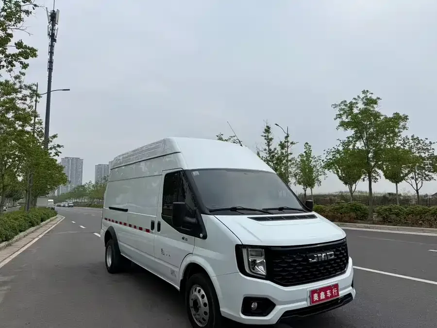 Jiangling Fushun Jiangling Fushun 2022 2.0T Manual Transmission Van, Long Wheelbase, High Roof, 3 Seats 2024 — фото 1, купить с доставкой в Москву