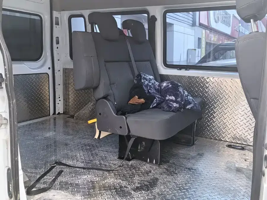 Jiangling Fushun Jiangling Fushun 2023 2.0T manual short-axle mid-roof commercial multi-purpose passenger car with 5 seats 2023 — миниатюра 4