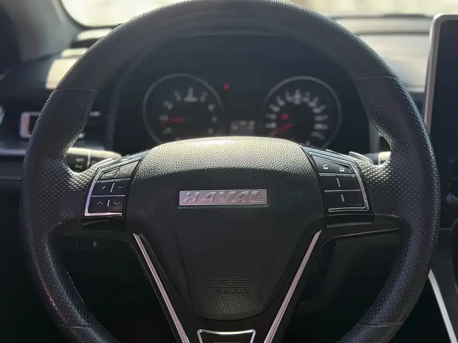 Haval M6 Haval M6 2021 PLUS 1.5T DCT Elite Intelligent Connected Model 2022 — миниатюра 4