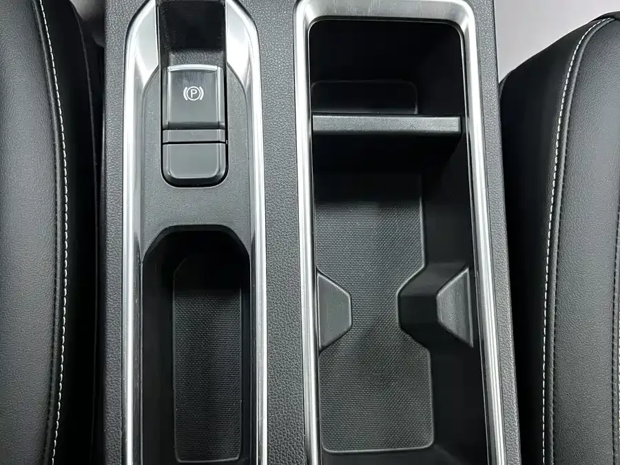 Haval M6 Haval M6 2021 PLUS 1.5T DCT Luxury Smart Connected Edition 2022 — миниатюра 4