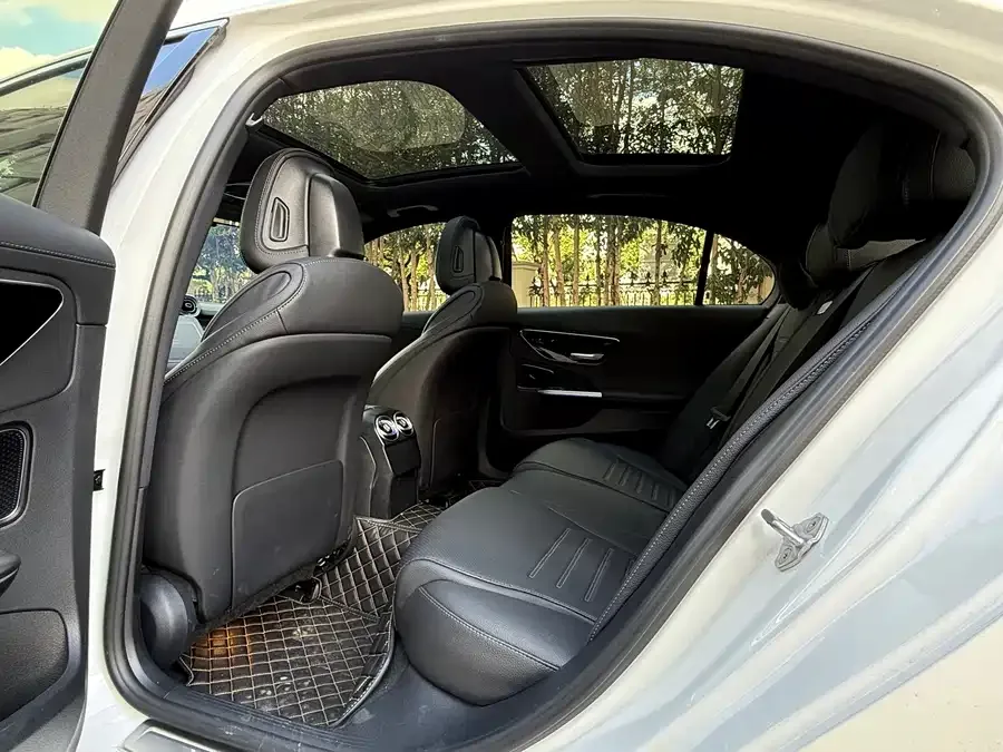 Mercedes-Benz Class C Mercedes-Benz C-Class 2025 C 260 L Sports Edition 2025 — миниатюра 3