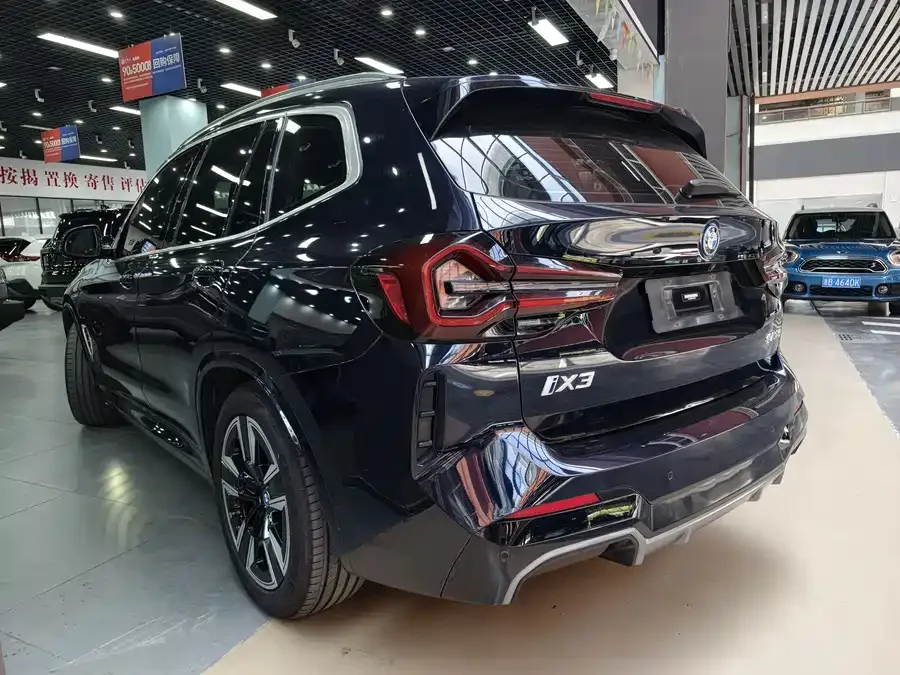 BMW iX3 2022 facelift leading model 2022 — миниатюра 4