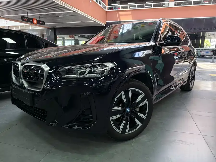 BMW iX3 2022