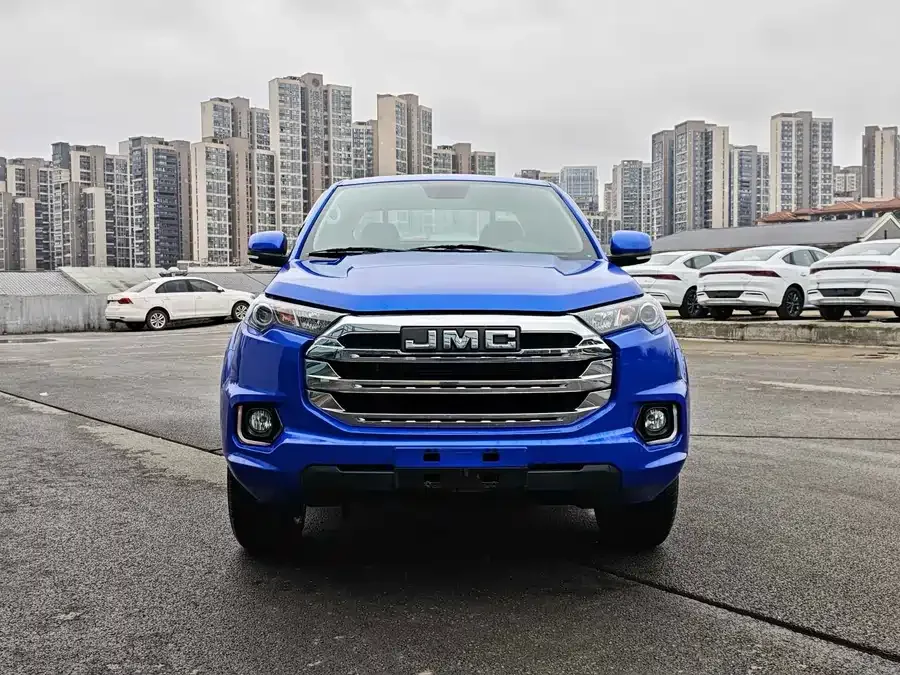 Jiangling Domain Tiger 7 Yuhu 7 2022 2.0T automatic diesel four-wheel drive comfort type long axis 2022 — фото 1, купить с доставкой в Москву