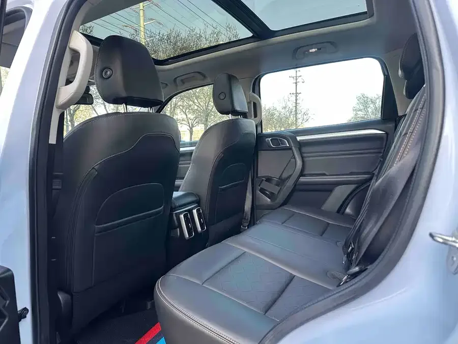 Haval Big dog Haval Big Dog 2021 1.5T DCT 2WD Horse Dog Edition 2022 — миниатюра 2