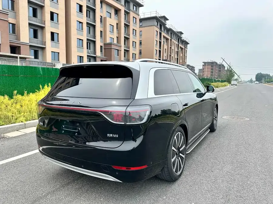 AITO M9 M9 2024 Extended Range Ultra Edition 42kWh 6-seater Edition 2024 — миниатюра 3