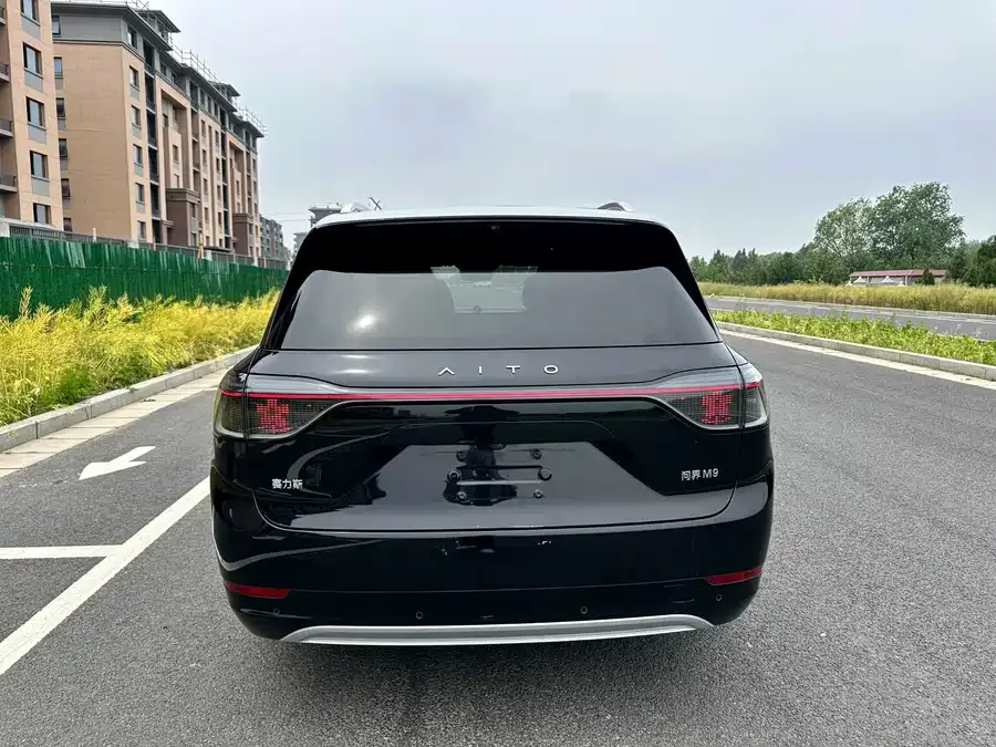 AITO M9 M9 2024 Extended Range Ultra Edition 42kWh 6-seater Edition 2024 — миниатюра 5