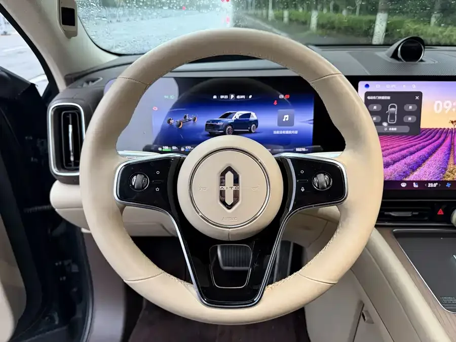 AITO M9 M9 2024 Extended Range Ultra Edition 42kWh 6-seater Edition 2024 — миниатюра 3