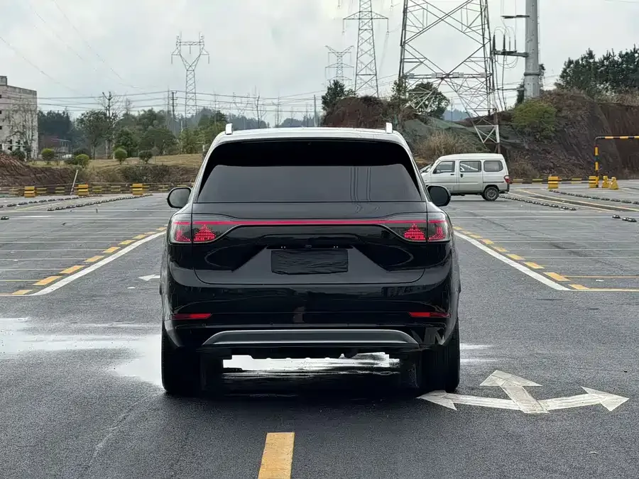 AITO M9 M9 2024 Extended Range Ultra Edition 42kWh 6-seater Edition 2024 — миниатюра 2