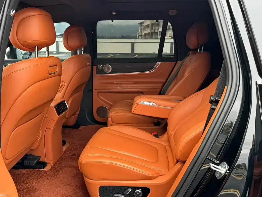 AITO M9 M9 2024 Extended Range Ultra Edition 42kWh 6-seater Edition 2024 — миниатюра 3