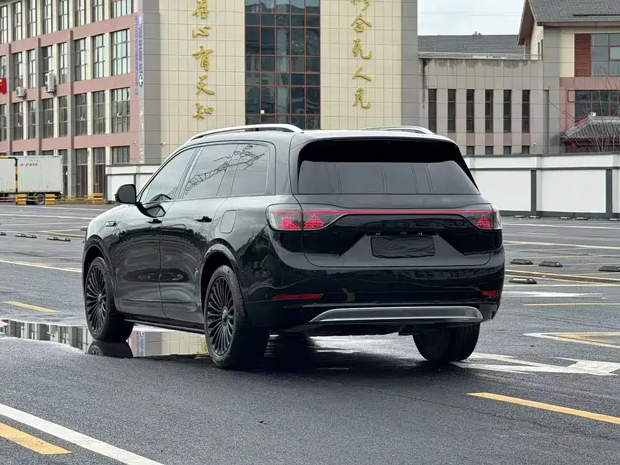 AITO M9 M9 2024 Extended Range Ultra Edition 42kWh 6-seater Edition 2024 — миниатюра 4