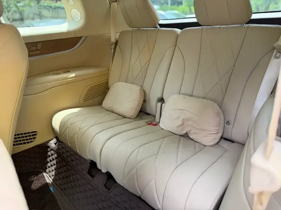 AITO M9 M9 2024 Extended Range Ultra Edition 52kWh 6-seater Edition 2024 — миниатюра 4