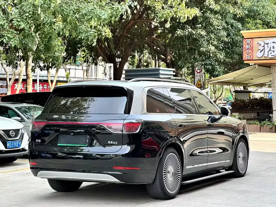 AITO M9 M9 2024 Extended Range Ultra Edition 52kWh 6-seater Edition 2024 — миниатюра 4