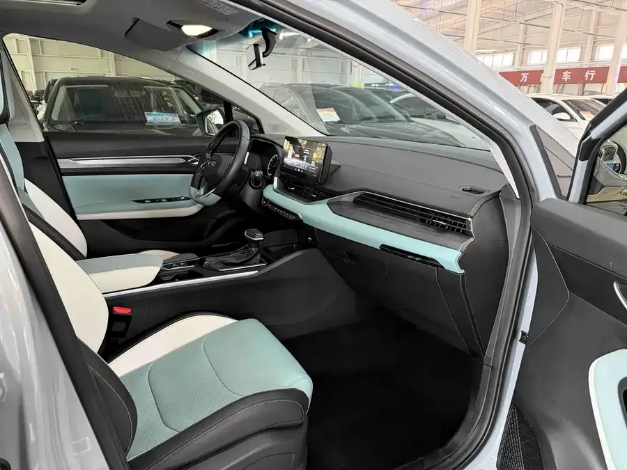 Geely Emgrand S Emgrand S 2022 1.4T CVT Crossover Player Edition 2022 — миниатюра 5
