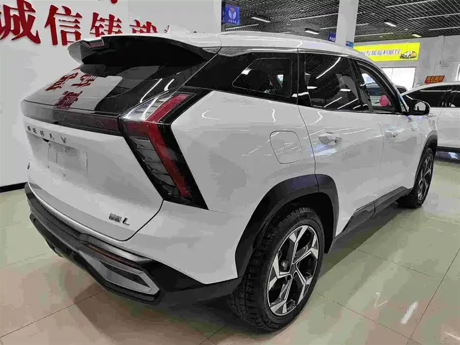 Geely Atlas L Boyue L 2023 1.5TD DCT Premium Edition 2022 — миниатюра 4