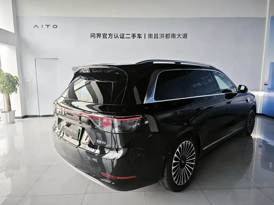 AITO M9 Wenjie M9 2025 Extended Range Ultra Edition 52kWh 6-Seat Version (192-line LiDAR) 2025 — миниатюра 3