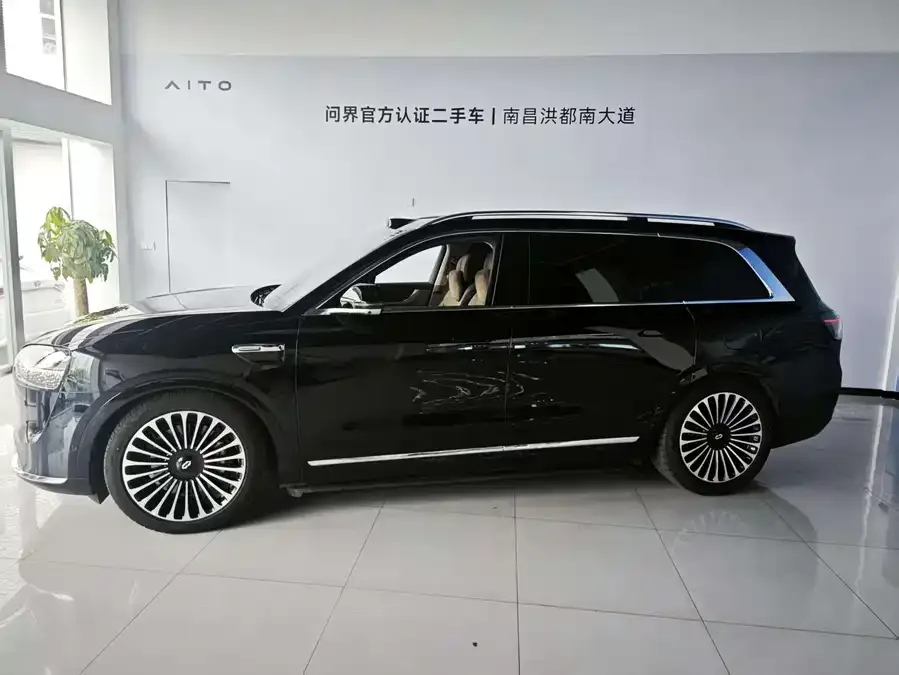 AITO M9 Wenjie M9 2025 Extended Range Ultra Edition 52kWh 6-Seat Version (192-line LiDAR) 2025 — миниатюра 4
