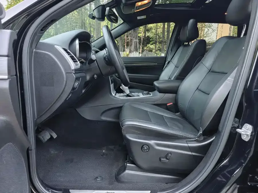 Jeep Grand Cherokee Grand Cherokee (Imported) 2020 3.0L Elite Navigation Edition 2022 — миниатюра 5
