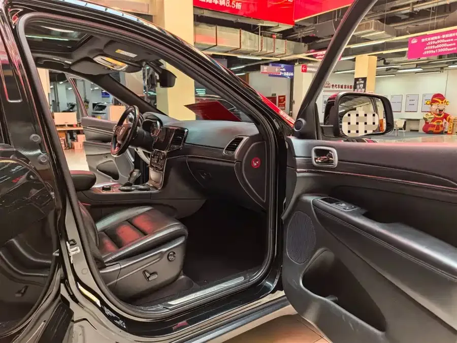 Jeep Grand Cherokee Grand Cherokee (Imported) 2020 3.0L Elite Navigation Edition 2022 — миниатюра 3