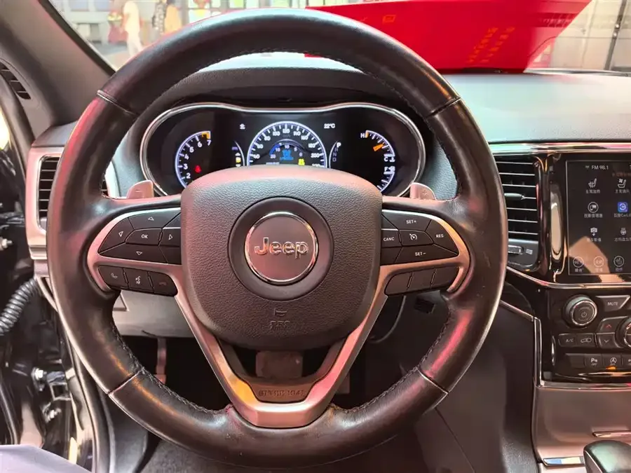 Jeep Grand Cherokee Grand Cherokee (Imported) 2020 3.0L Elite Navigation Edition 2022 — миниатюра 4