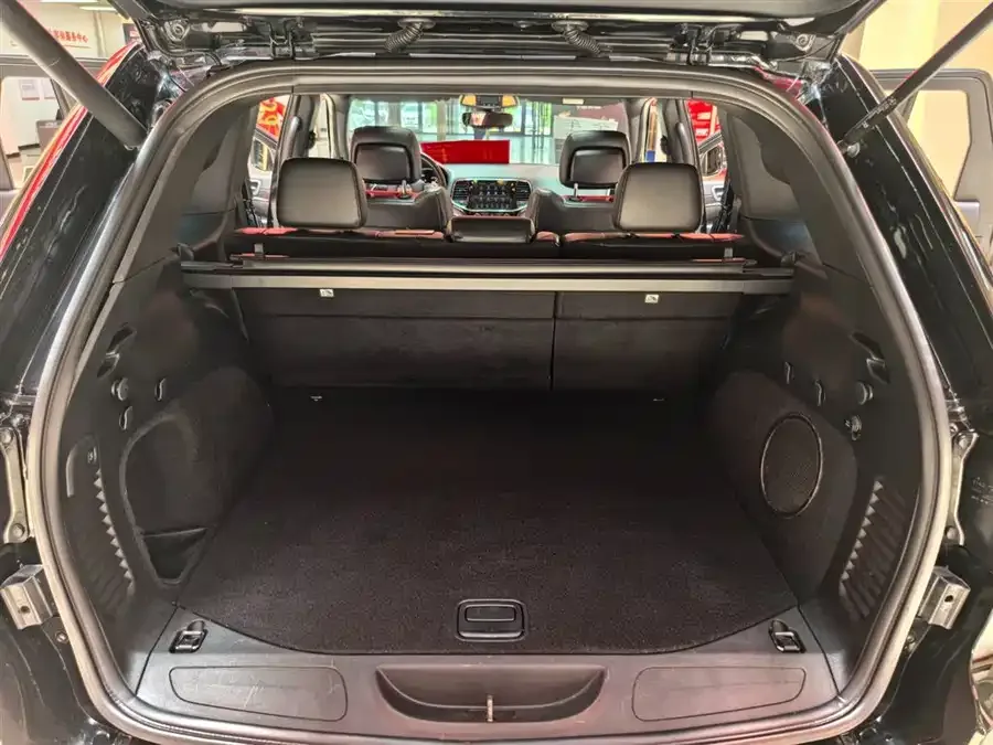Jeep Grand Cherokee Grand Cherokee (Imported) 2020 3.0L Elite Navigation Edition 2022 — миниатюра 5