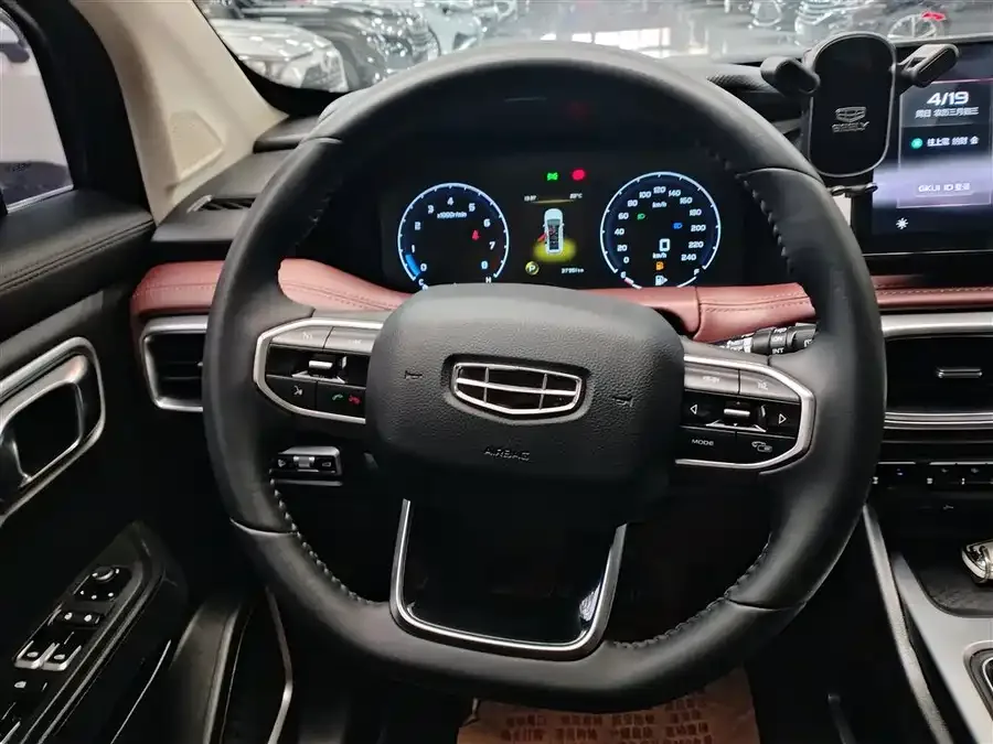 Geely Okavango Haoyue 2022 1.8TD DCT Luxury 7-seater 2022 — миниатюра 5