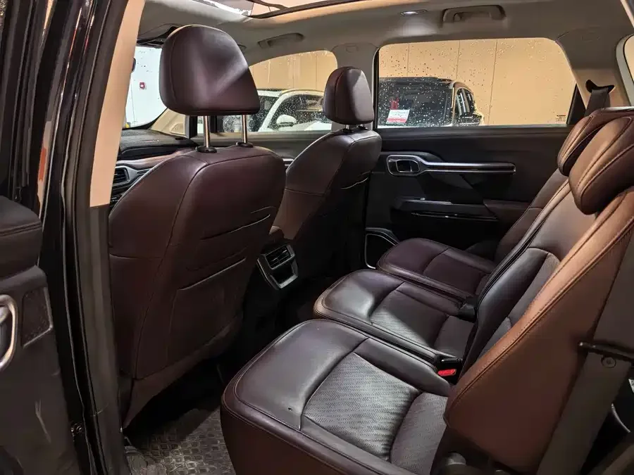 Geely Okavango Haoyue 2022 1.8TD Automatic Premium 7 Seaters 2022 — миниатюра 2