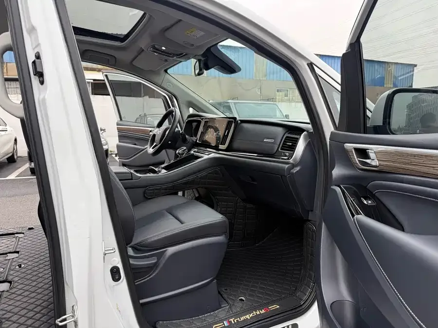 GAC Trumpchi M8 Trumpchi M8 2023 Lingxiu Series 390T Premium Edition 2022 — миниатюра 4