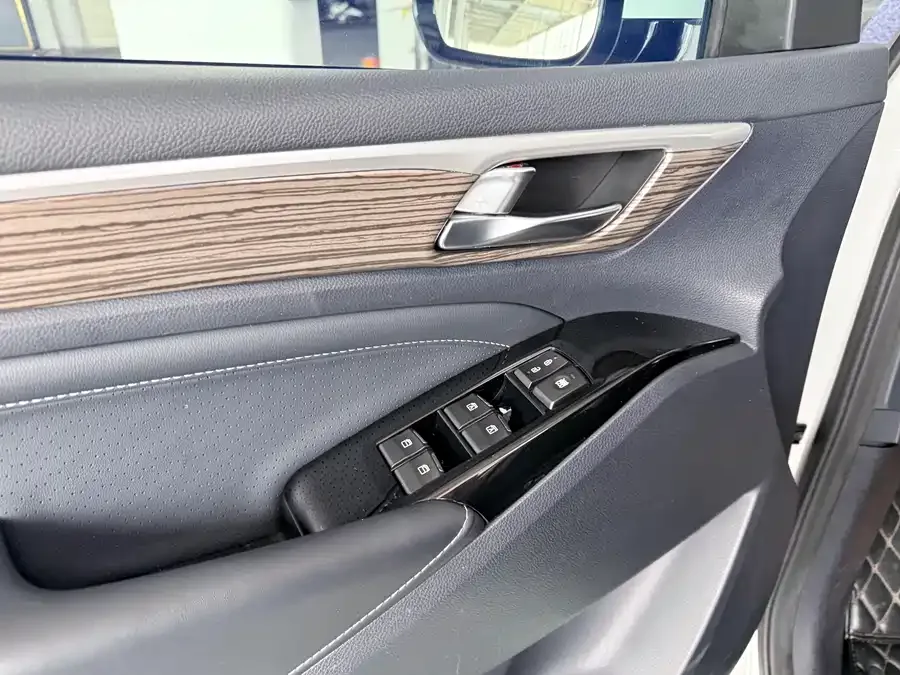 GAC Trumpchi M8 Trumpchi M8 2023 Lingxiu Series 390T Exclusive Edition 2023 — миниатюра 3