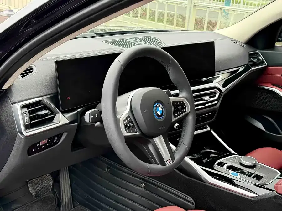 BMW i3 2024 eDrive 35 L 2024 — миниатюра 4
