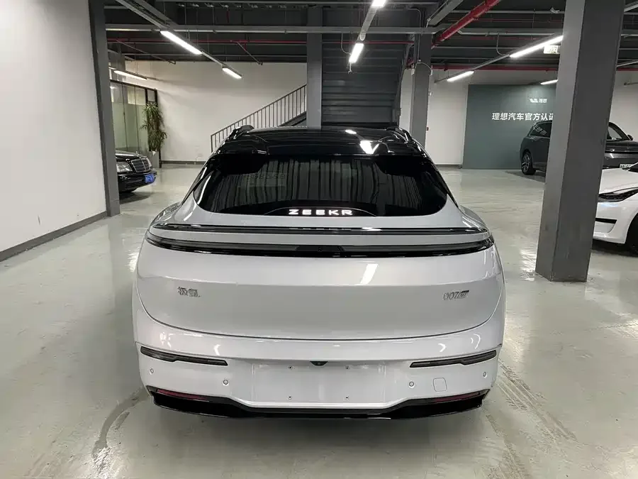 Zeekr 007GT Zeekr 007GT 2025 rear-wheel drive intelligent driving version 75kWh 2025 — миниатюра 5