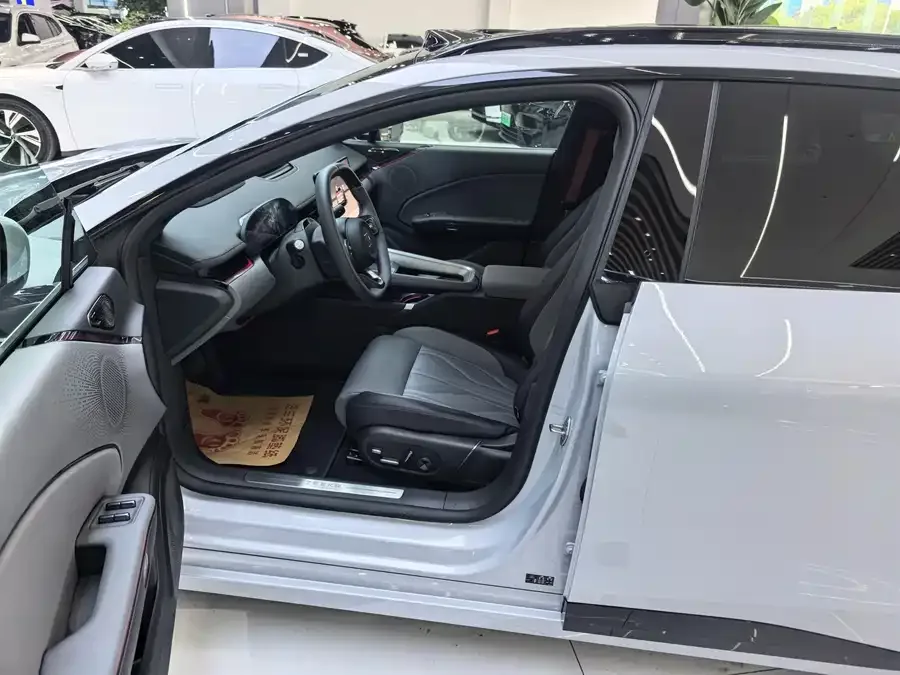 Zeekr 007GT Zeekr 007GT 2025 rear-wheel drive intelligent driving version 75kWh 2026 — миниатюра 2