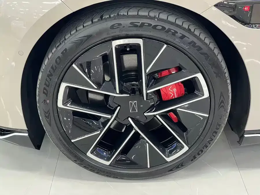 Avatr 12 Avita 12 2026 Master All-Electric 4WD 2025 — миниатюра 4