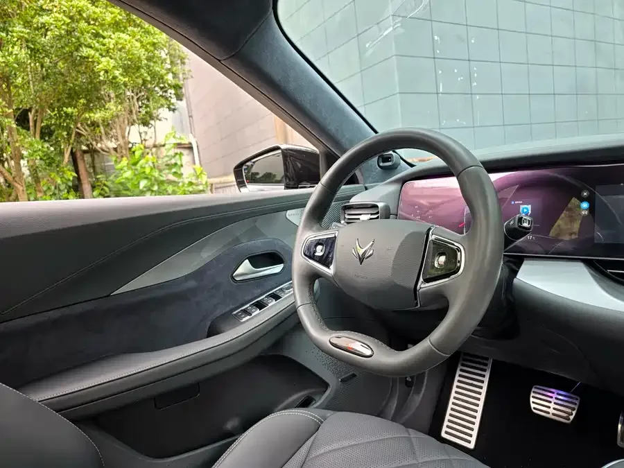 ARCFOX Alpha S Jihu Alphard S 2024 First Edition PRO 2024 — миниатюра 3