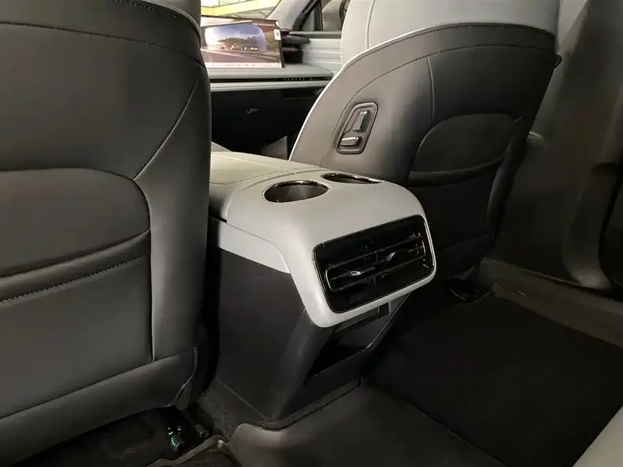 Geely Galaxy E8 Galaxy E8 2025 700km Long-distance Intelligent Driving Edition 2025 — миниатюра 5