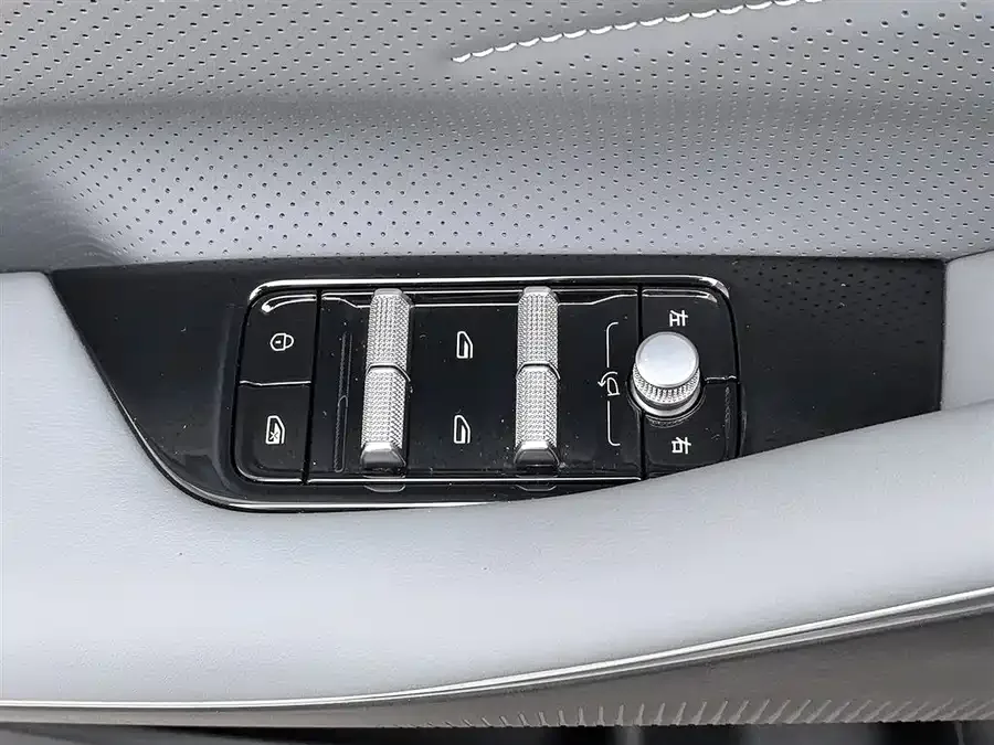 Geely Galaxy E8 Galaxy E8 2024 550km RWD Longteng Edition 2024 — миниатюра 3