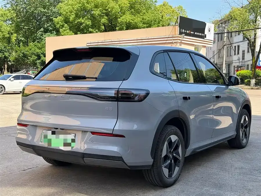 Geely Galaxy E5 Galaxy E5 2024 440km Sailing Edition 2025 — миниатюра 3