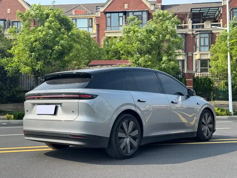 Li Auto i6 Li Auto i6 2025 AWD Standard Edition 2026 — миниатюра 3