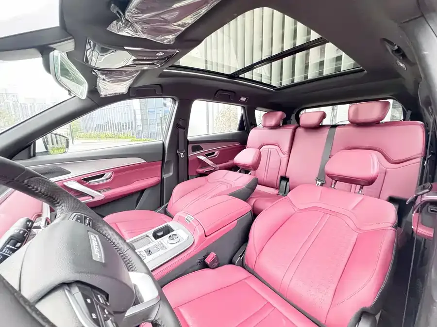 Jetour X70 Plus JETOUR X70 PLUS 2025 Champion Edition 1.5T DCT Champion PRO 7 Seaters 2026 — миниатюра 4