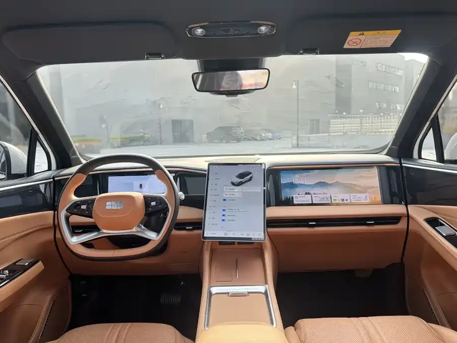Geely Galaxy L7 Galaxy L7 2025 EM-i 115km Exploration+ Edition 2025 — миниатюра 2
