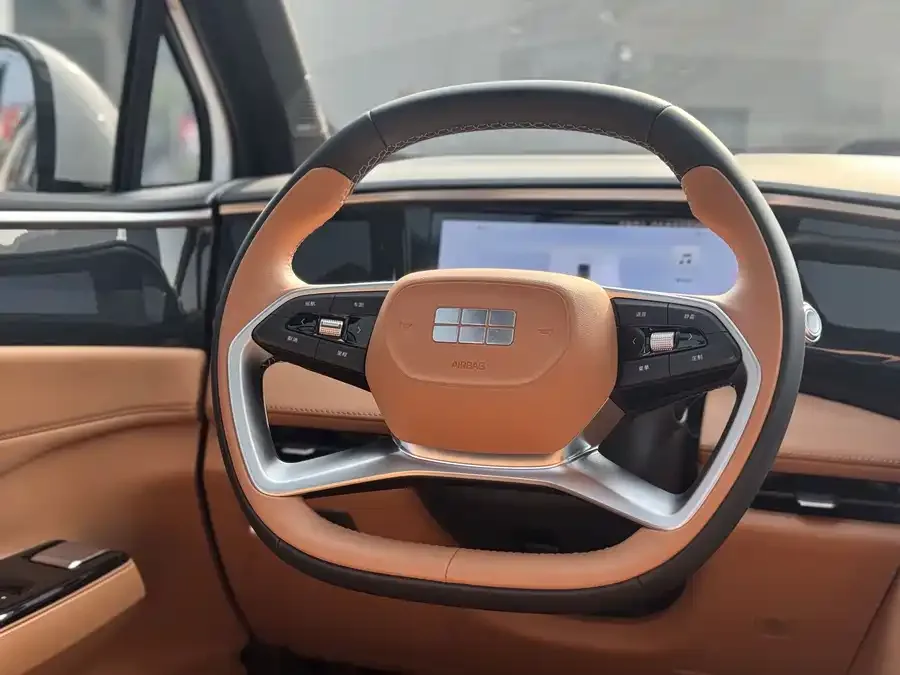 Geely Galaxy L7 Galaxy L7 2025 EM-i 115km Exploration+ Edition 2025 — миниатюра 5