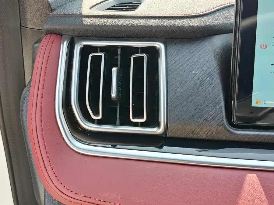 Jetour X70 Plus Jetour X70 PLUS 2025 1.5T Luxury Edition 7-seater 2025 — миниатюра 5