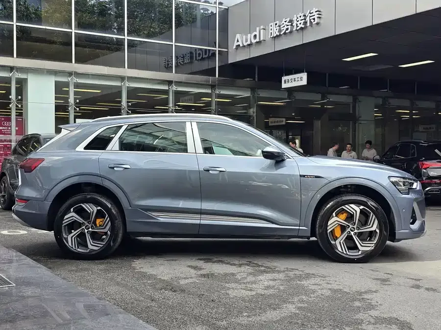 Audi e-tron 2021 50 quattro model selection 2026 — миниатюра 2
