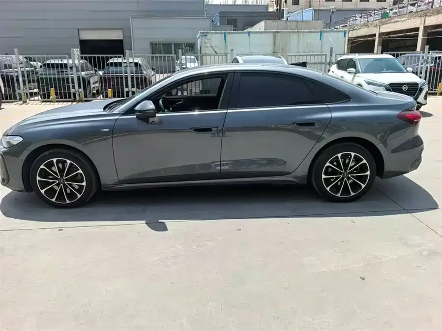 Audi A5L 2026 2.0T Sport Plus 2025 — миниатюра 3