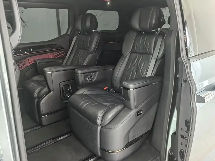 Zeekr 009 Zeekr 009 2024 seven-seat aisle version 108kWh 2024 — миниатюра 5